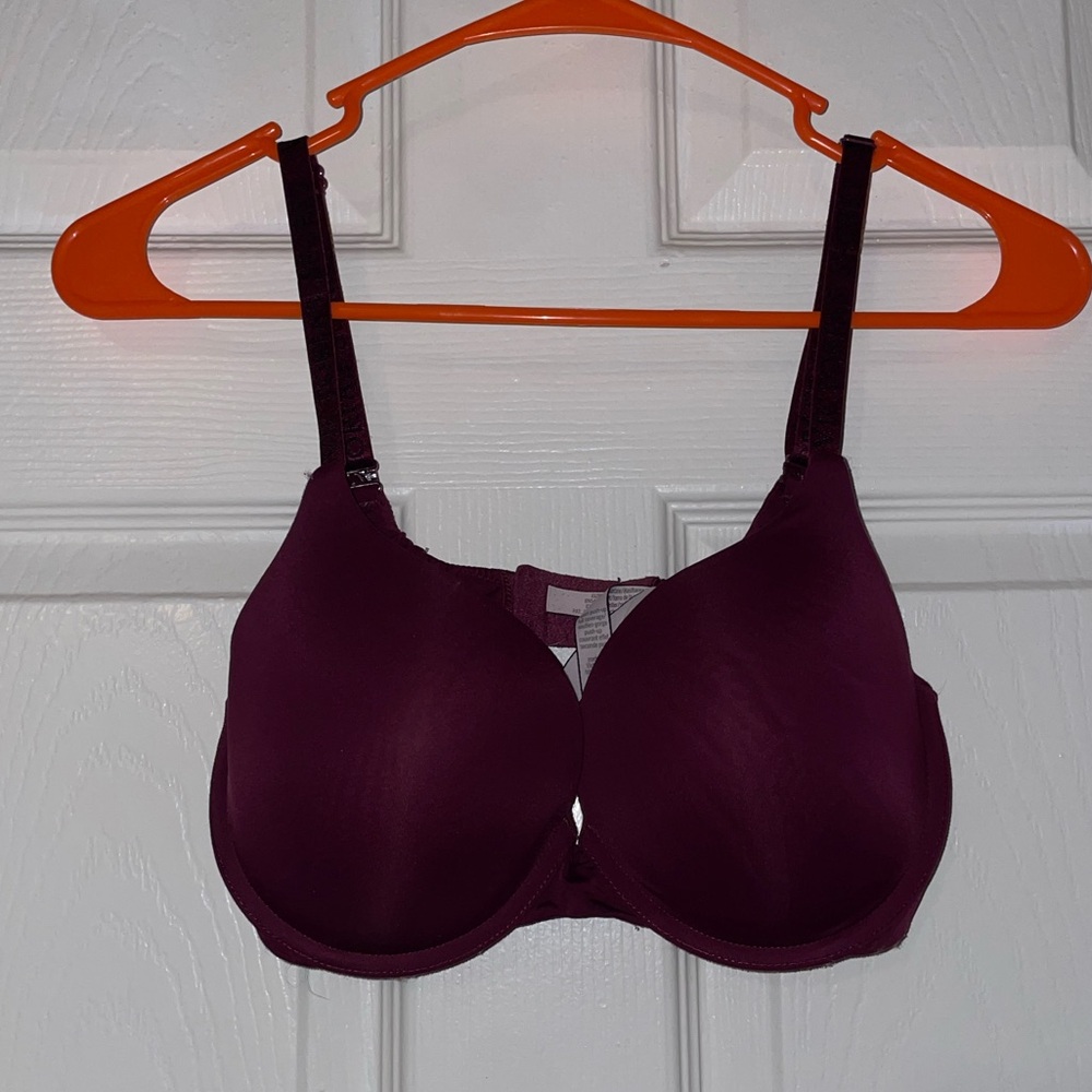 Victoria's Secret Smooth Molded Bra in Plum